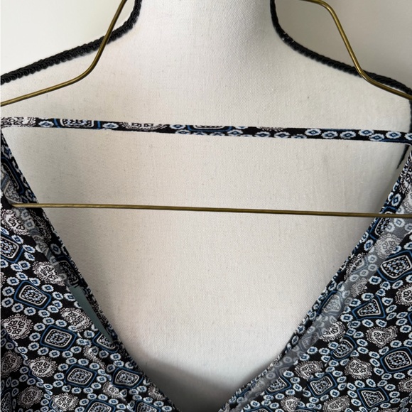 Deep V Romper - Picture 4 of 4